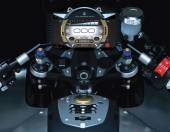 На приборном дисплее «графический» тахометр и пр.