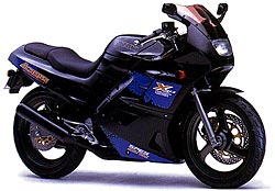 Suzuki GSX250F Across