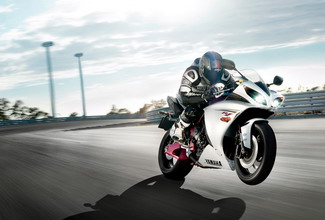 Первые фото Yamaha R1 2009 года