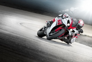 Реклама Yamaha YZF-R1 2012 со Спизом